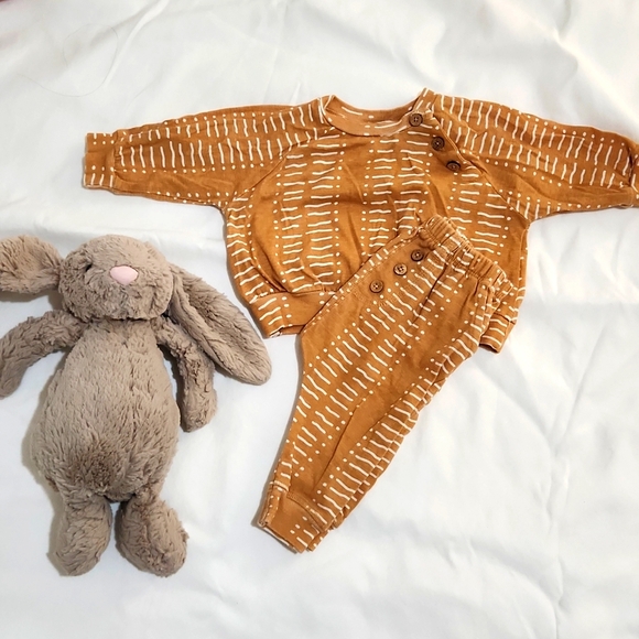 Matching sets - Picture 2 of 2